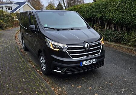 Renault Trafic Schwarz 2,8t BIue dCi 150 BJ2024 168km