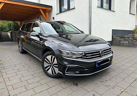 VW Passat Variant Volkswagen AHK PANO 1.4 TSI DSG GTE LED