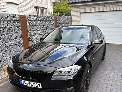 BMW 520i - Service neu, Allwetterreifen, Leder