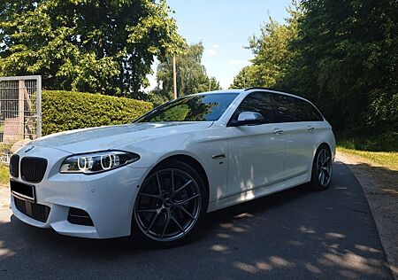 BMW M550d xDrive Touring A M