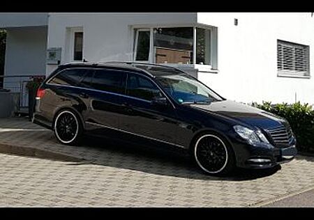 Mercedes-Benz E 250 CGI T BlueEFFICIENCY -