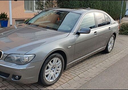 BMW 740i TÜV NEU!!! 2 Hand