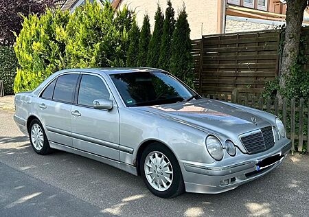 Mercedes-Benz E 270