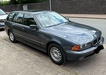 BMW 523i A Touring -