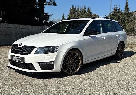 Skoda Octavia Combi RS BiXenon/HiFi/Kamera/DAB/KW/