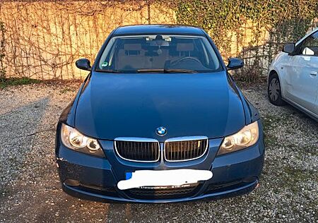 BMW 320i - Limousine Sportauspuff und Sportfahrwerk