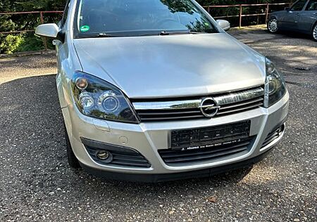Opel Astra H 1.6 Twinport 77kW - Panoramadach
