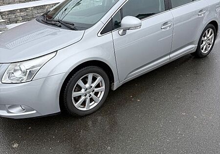 Toyota Avensis Automatik, 64.000 km