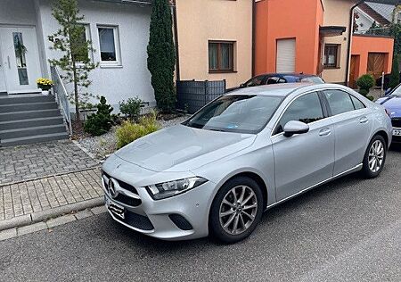 Mercedes-Benz A 180 d 7G Automatic, Kamera, SHZ, TÜV Neu