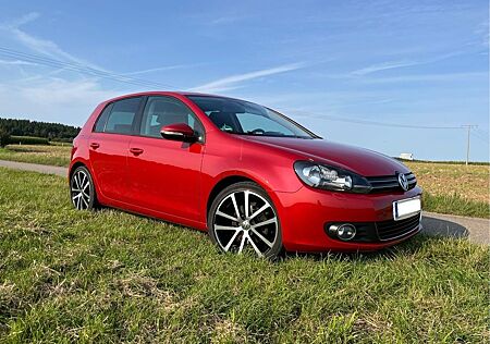 VW Golf Volkswagen 1.6 TDI DSG Highline - TOP Garagenfahrzeug