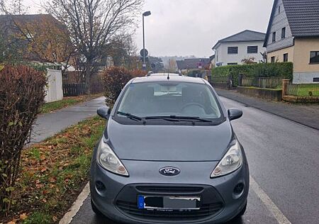 Ford Ka Sparsamer Kleinwagen, frisch TÜV u. Winterreifen