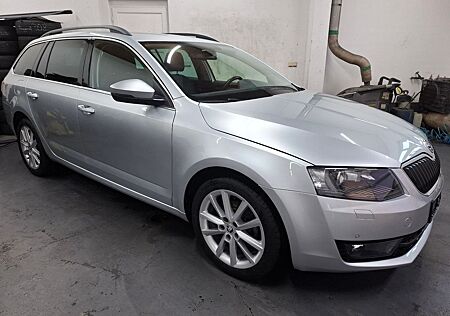 Skoda Octavia Combi!Xenon!Navi!Abst.-Tempomat!Pdc!Dsg!