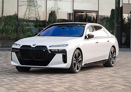 BMW 760 M760e