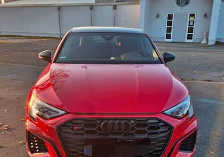 Audi S3 TFSI S tronic quattro - Limousine