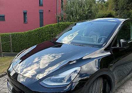 Tesla Model Y Long Range Dual Motor AWD Long Range