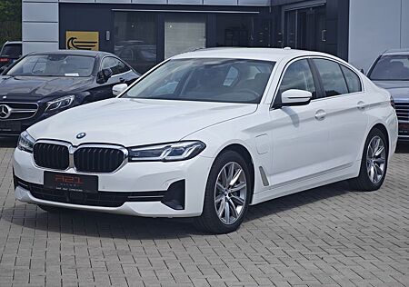 BMW 545 e xDrive HUD ACC AHK Leder Cam