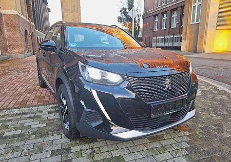 Peugeot 2008 Allure*1.Hand*Full LED*Navi*Kamera*Alu