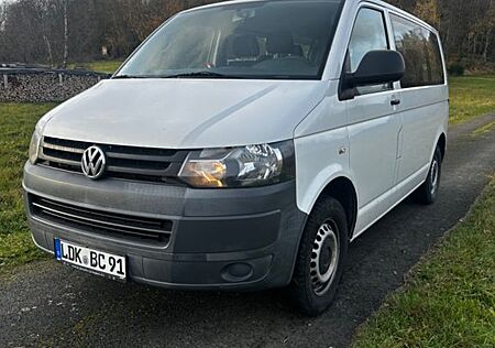 VW T5 Transporter Volkswagen 9 Sitzer AHK