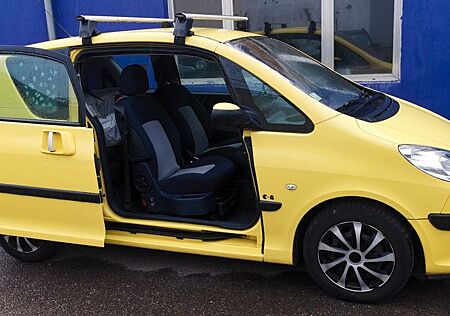 Peugeot 1007 1.4 AUTOMATIK TÜV Klima 2xSCHIEBETUR Super