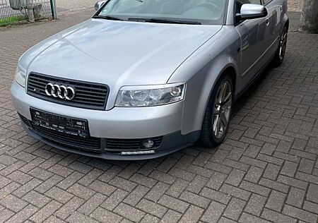 Audi A4 3.0 tiptronic quattro -