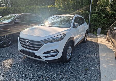 Hyundai Tucson blue Advantage 2WD