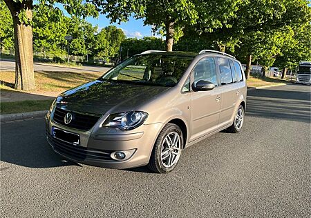 VW Touran Volkswagen 2.0 TDI 7 Sitzer Freestyle Navi Tempomat