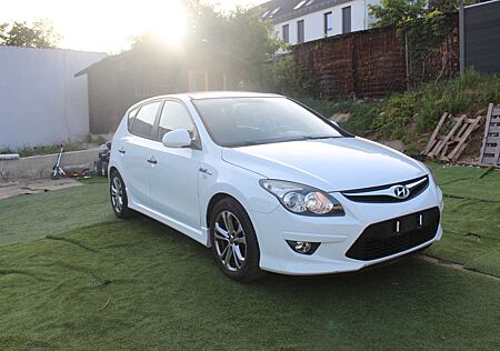 Hyundai i30 CW blue 1.4 Classic