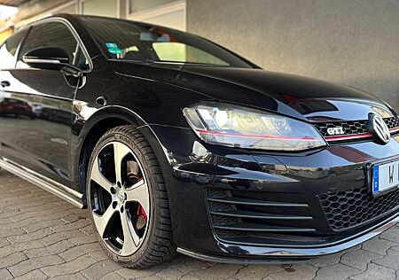 VW Golf Volkswagen VII Lim. GTI BMT