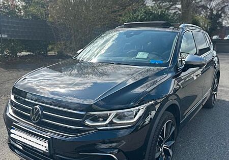 VW Tiguan Allspace Volkswagen R-Line 4M 7 SITZER AHK PANO IQ