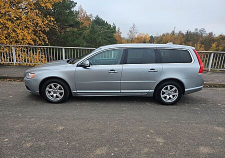 Volvo V70 Kombi Momentum 2,4 l Diesel#HU/AU 11/2027#