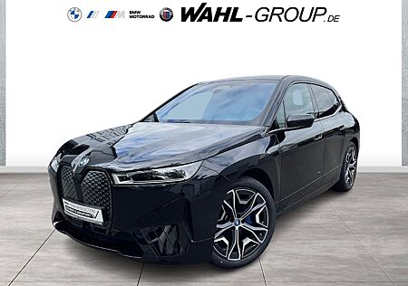 BMW iX xDrive50 SPORTPAKET B&W SURROUND AHK PANO SOF
