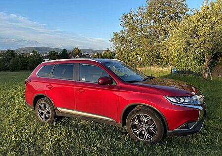 Mitsubishi Outlander 2.0 CVT 4x4 7STR 150 PS