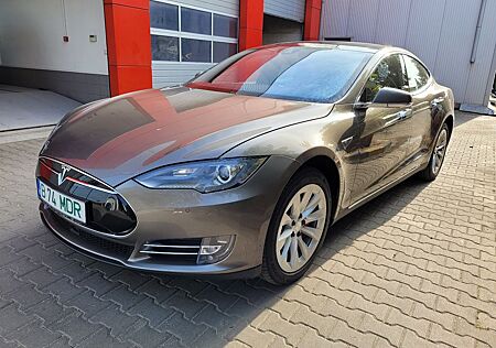Tesla Model S P90D free supercharging