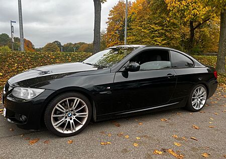 BMW 320d Coupé M Sportpaket Aut. Shadowline, H/K