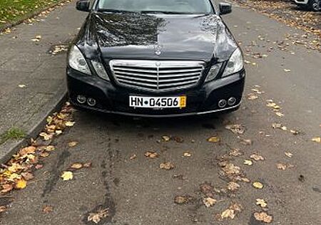 Mercedes-Benz E 220 CDI BlueEFFICIENCY ELEGANCE ELEGANCE