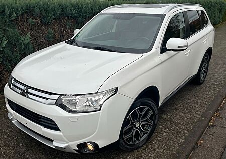 Mitsubishi Outlander 2.2 DI-D*7Sitze*Schalter*4WD*Motor Top