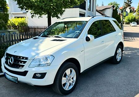 Mercedes-Benz ML 300 CDI 4MATIC BlueEFFICIENCY -