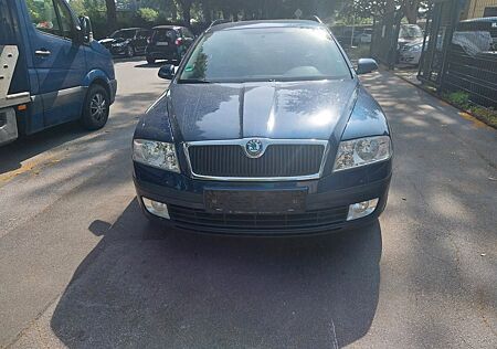 Skoda Octavia Combi 1.6 Ambiente SITZHEIZUNG HINTEN