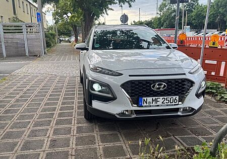 Hyundai Kona 1.6 T-GDI Premium DCT 2WD Premium