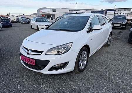 Opel Astra J Sports Tourer Exklusiv/NAVI/BI-XENON