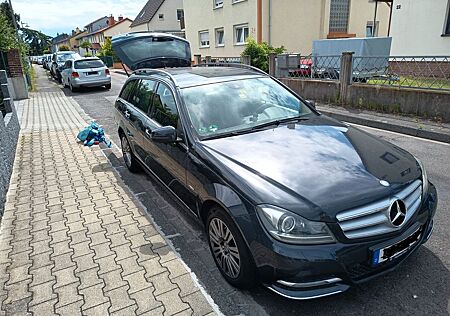 Mercedes-Benz C 180 CGI T BlueEFFICIENCY -