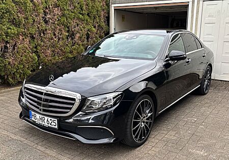 Mercedes-Benz E 350 E 350d EXCLUSIVE Designo MBEAM Burmester TÜV Neu