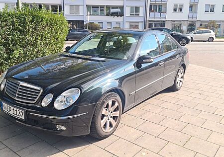 Mercedes-Benz E 240 4MATIC ELEGANCE Elegance