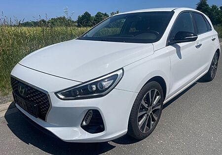 Hyundai i30 Intro*RCAM*NAVI*KLIMAAUT.*LANEASSIST*KEYLESS