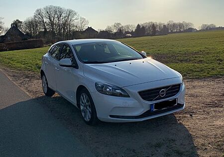 Volvo V40 D2 Geartronic LINJE YOU!