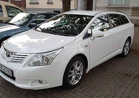 Toyota Avensis Combi TEC-Edition 2.2 D-4D Automatik...