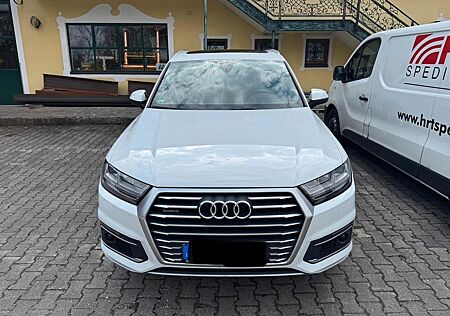 Audi Q7 e-tron 3.0 TDI quattro tiptronic -