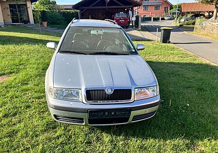 Skoda Octavia 1.6 Ambiente Combi Ambiente