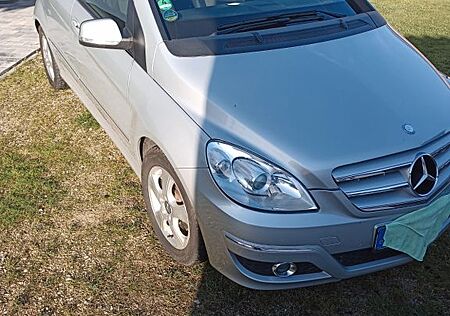 Mercedes-Benz B 200 CDI -