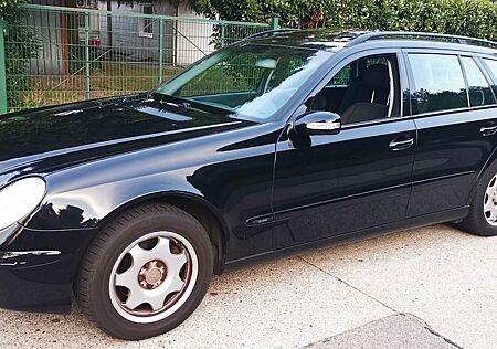 Mercedes-Benz E 200 AUTOMATIK Xenon TÜV05.26NAVI S.dach TOP